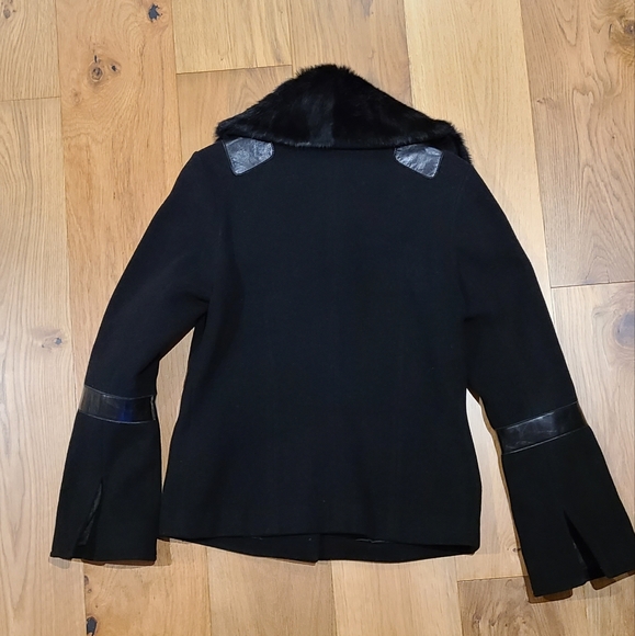 Black Wool Coat with fur collar - Picture 2 of 8